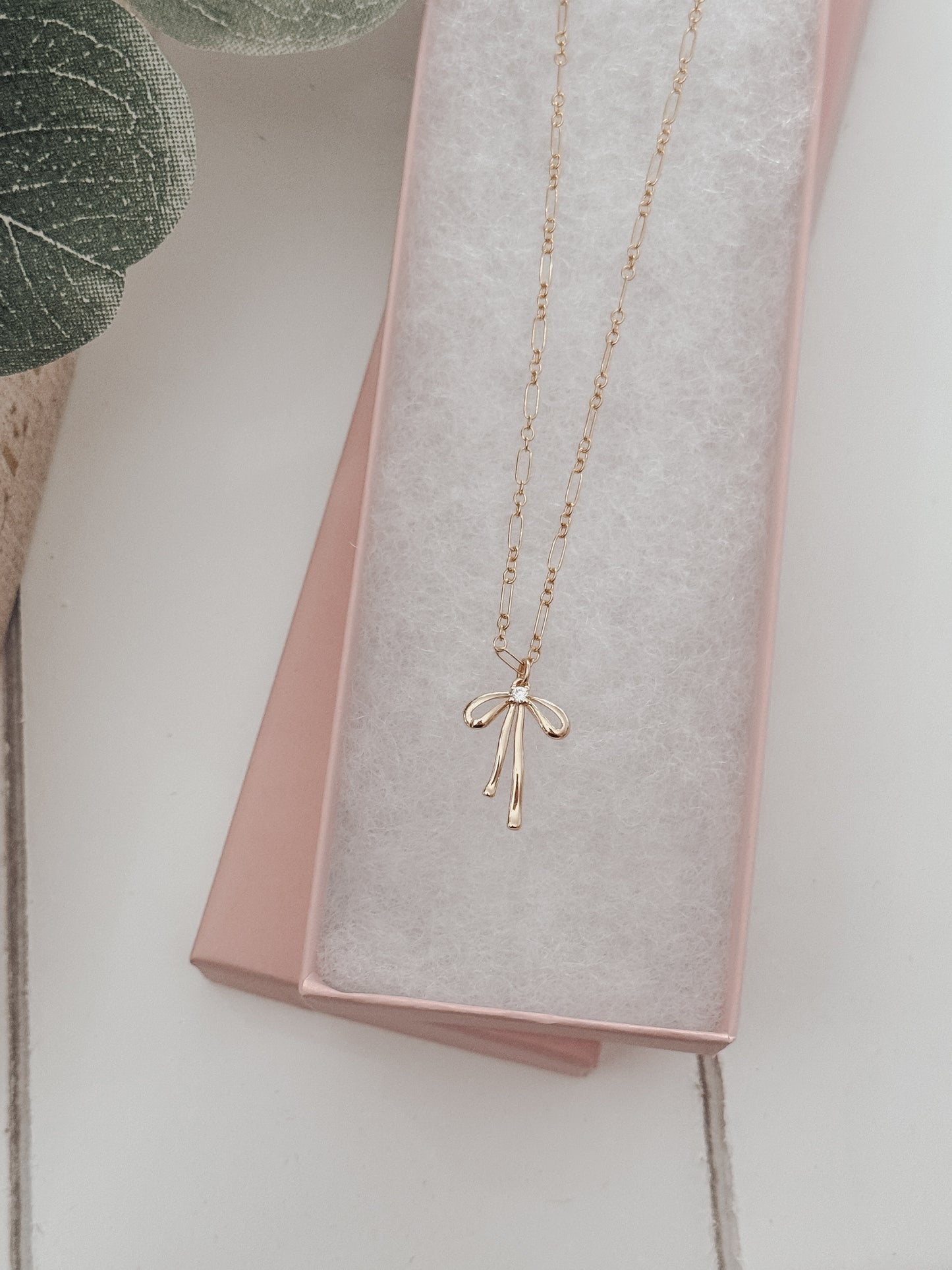 Bow Necklace