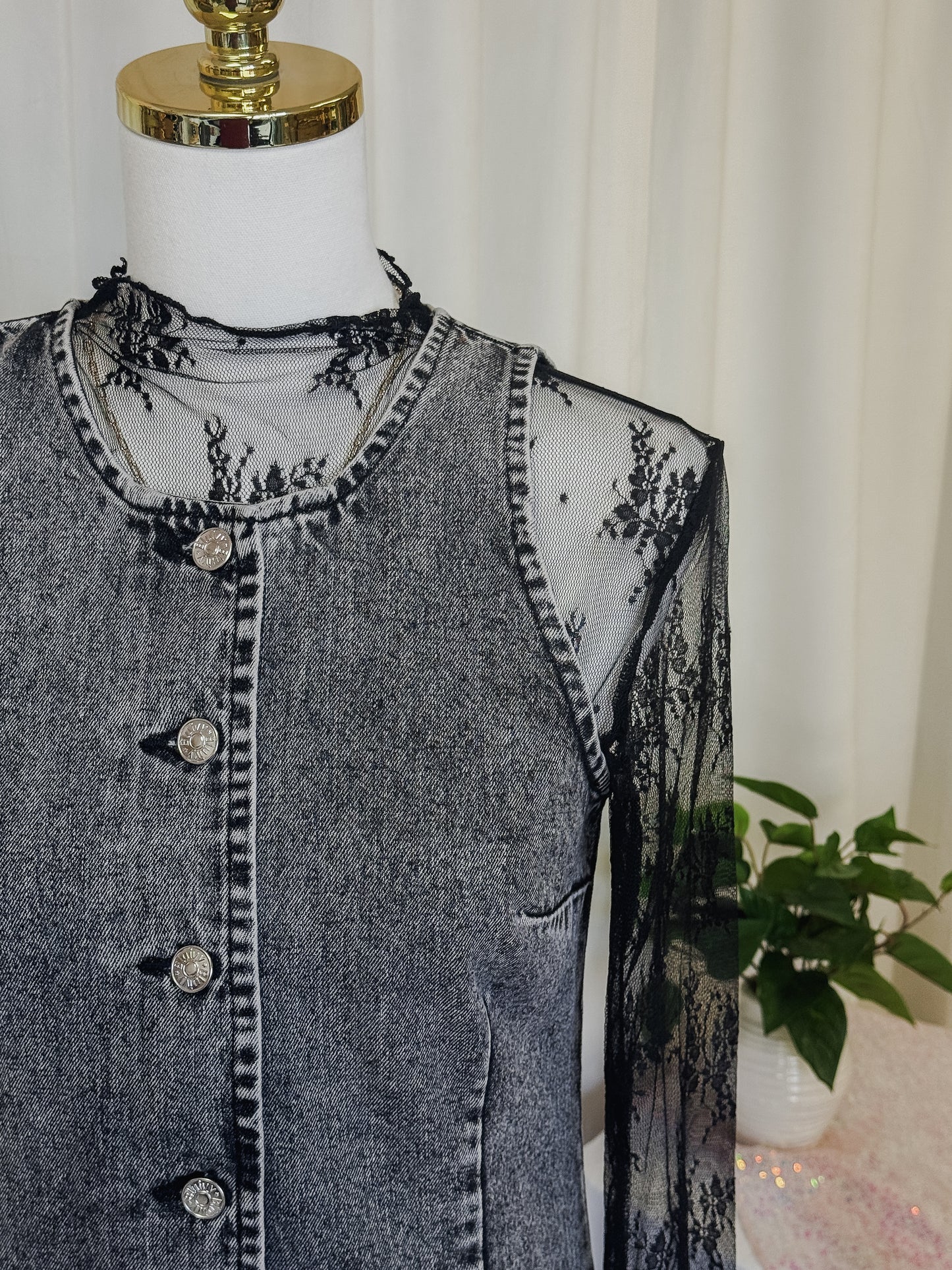 Long Sleeve Floral Lace Top